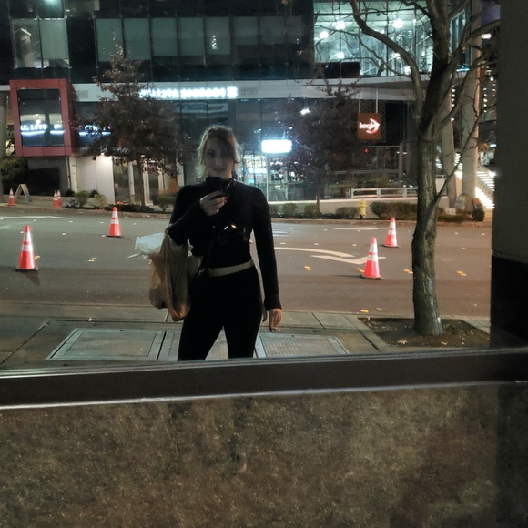 Meet your Posher, Yunaleska - Picture 1 of 4